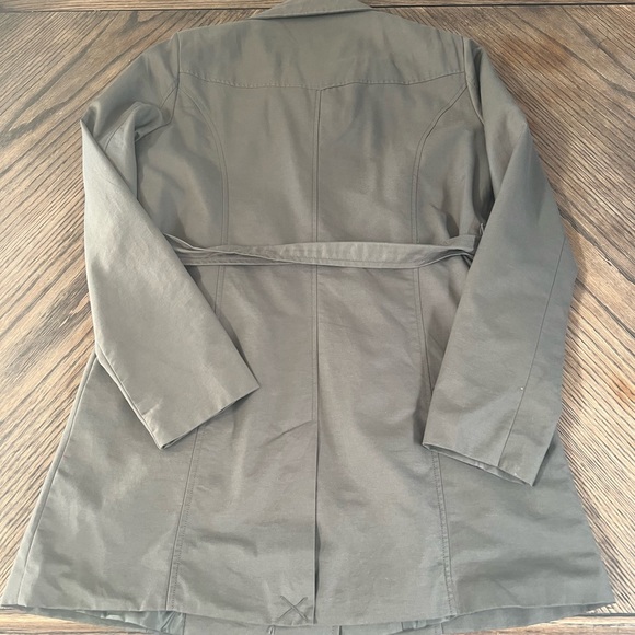 Double breasted trench coat - Picture 4 of 8